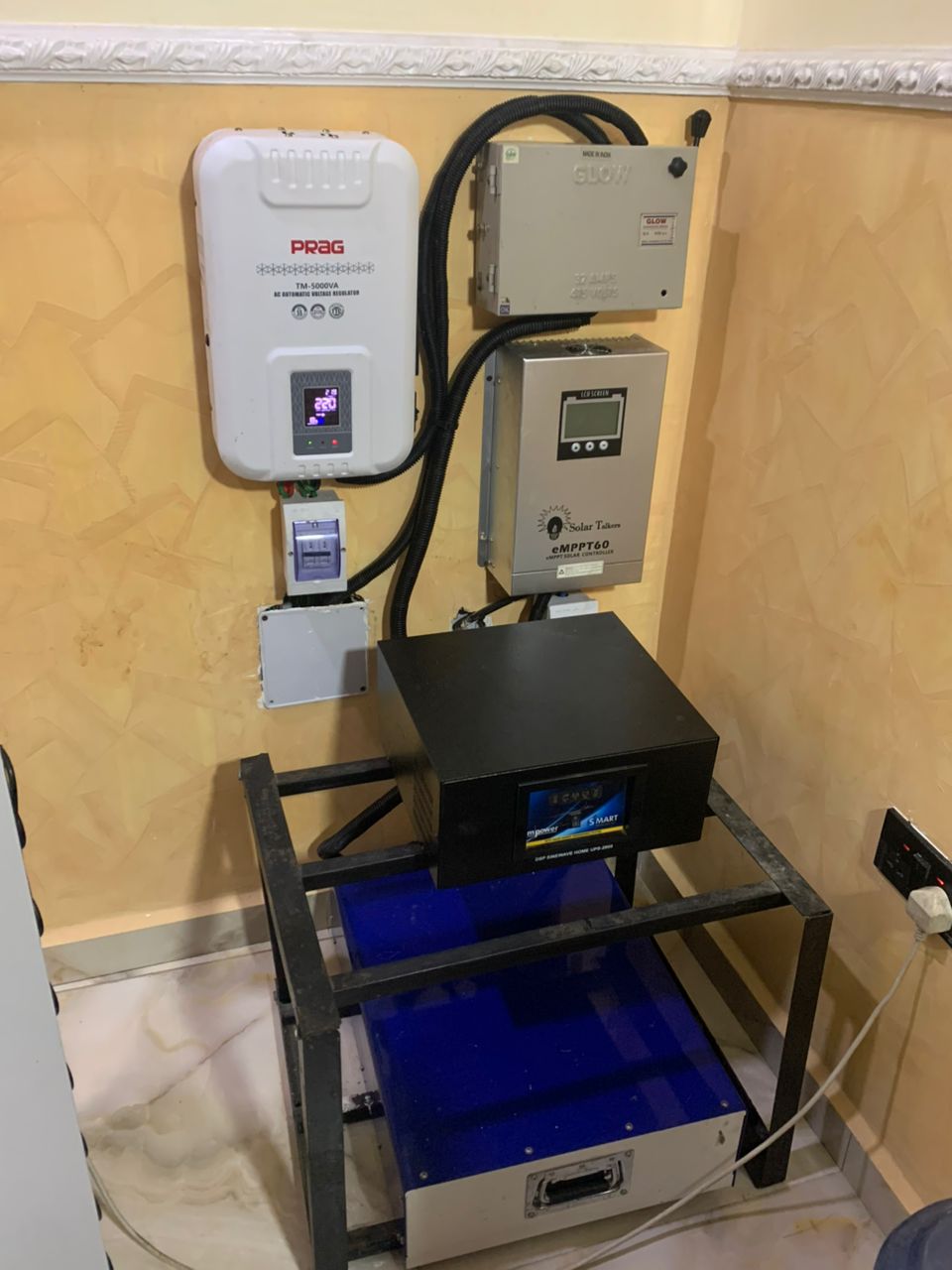 Solar-inverter-instal-1